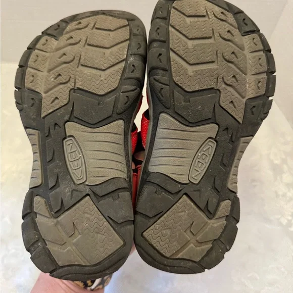 Keen Newport H2 Kids Size 2 Waterproof Sandal‎ Hiking Shoe Red Black Coastal - Picture 9 of 10